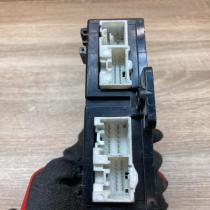 CC4367560B   Central body control module Mazda 5
