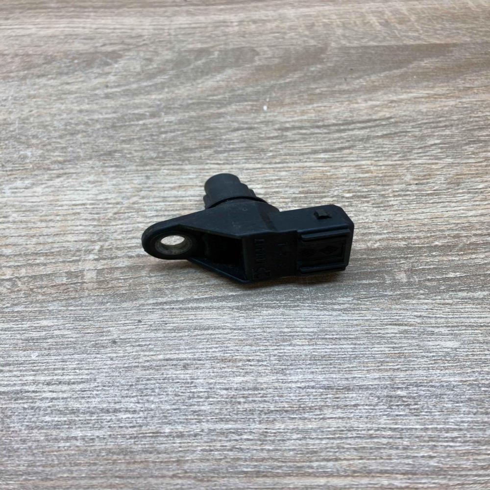8200038472 144447  Camshaft position sensor Renault Laguna II