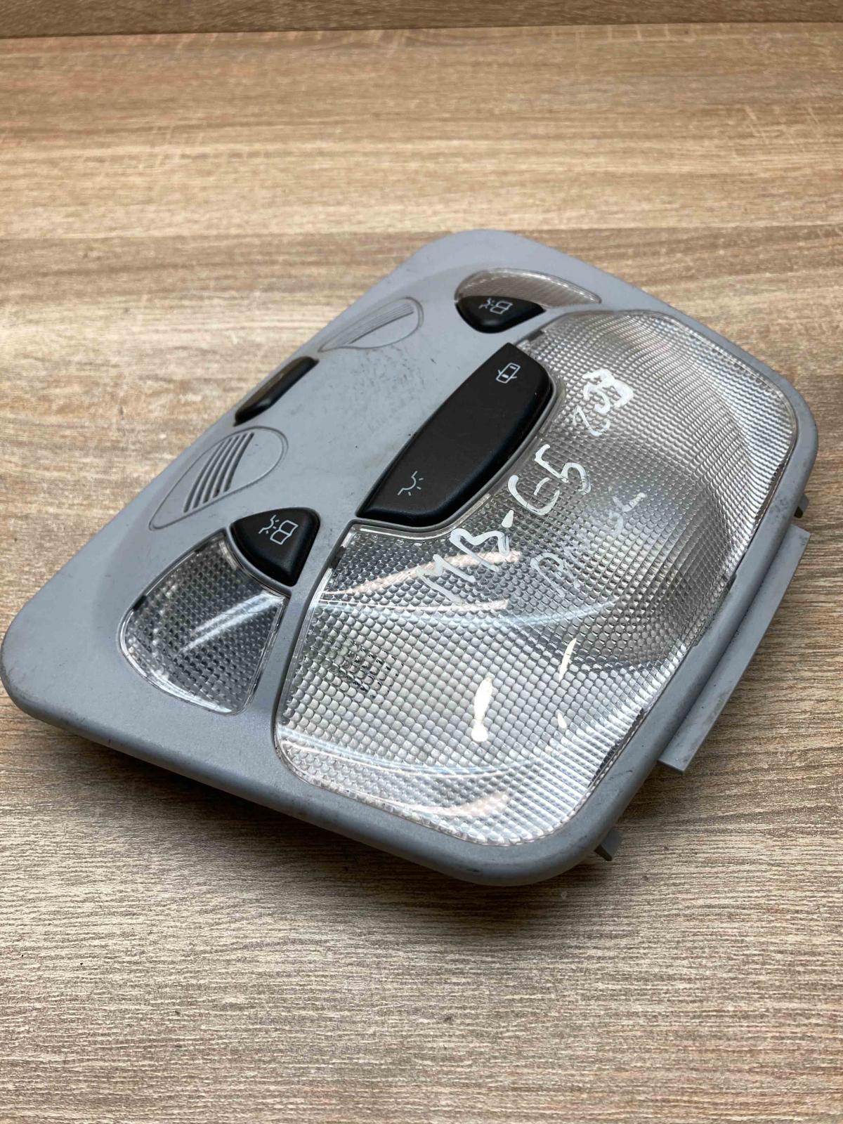 A2038201001 2JM007979  Front seat light Mercedes-Benz C W203