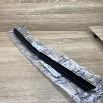 8663940   Rear door window/glass frame Volvo XC70
