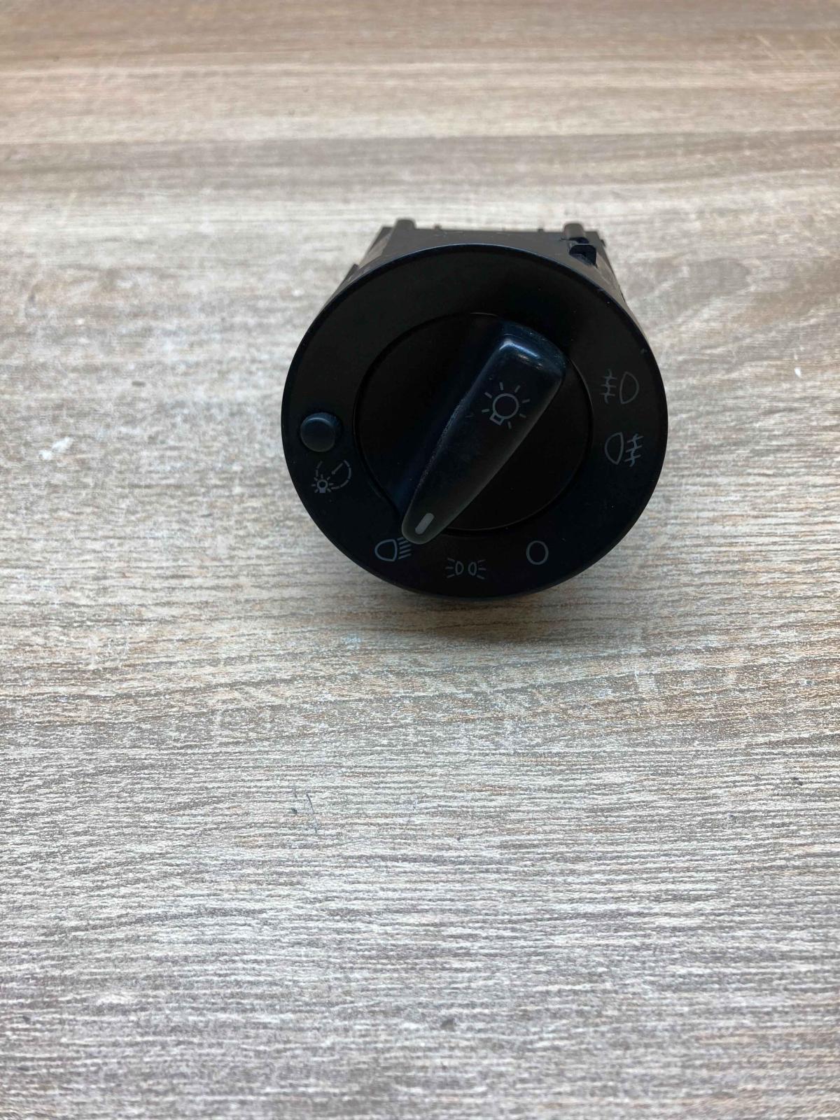 3B0941531A   Light switch Skoda Octavia Mk1 (1U)