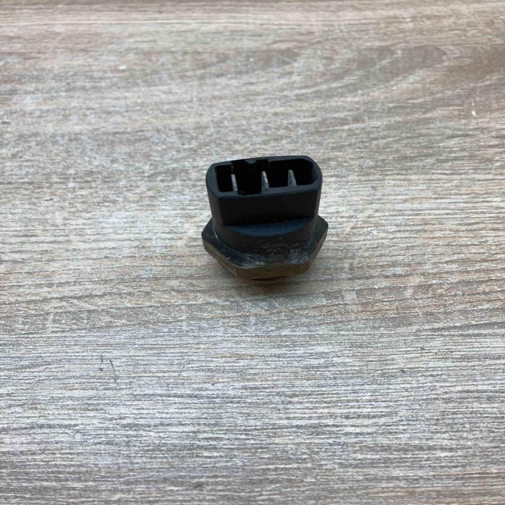 251959481H   Air conditioning (A/C) pressure sensor Volkswagen Transporter - Car