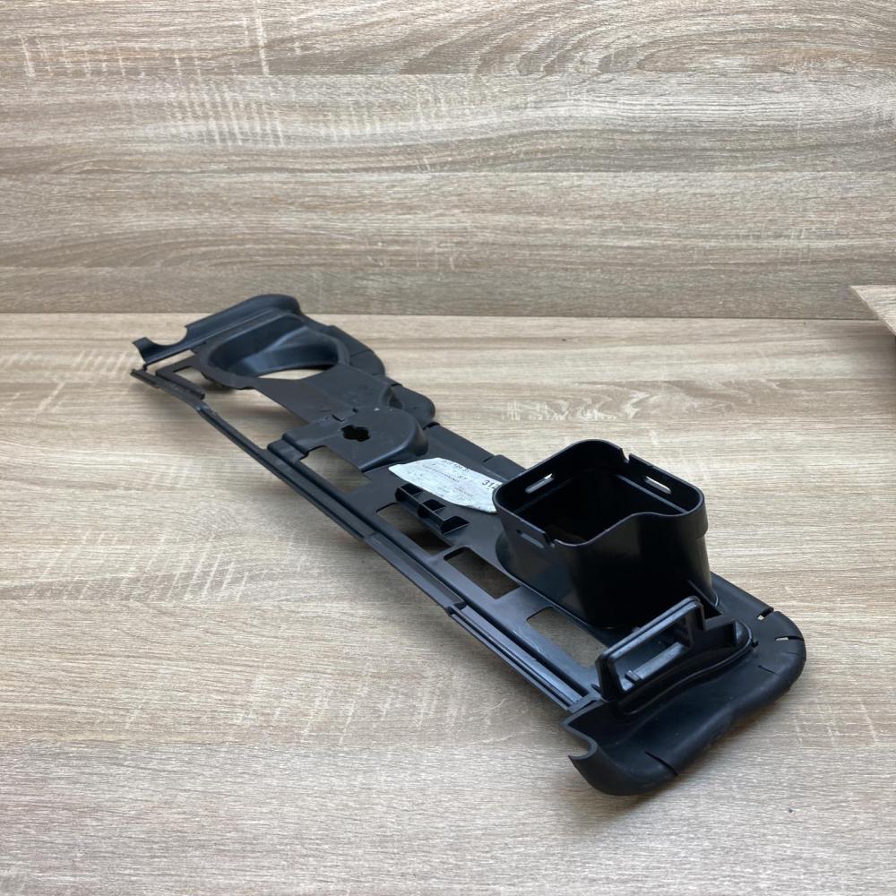 31294099   Air intake duct part Volvo V70