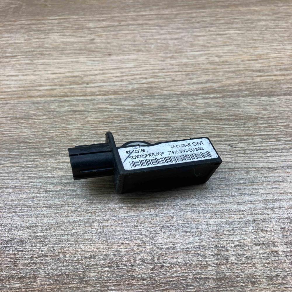 77970 SWA E113 M4 5WK43786  Airbag deployment crash/impact sensor Honda CR-V