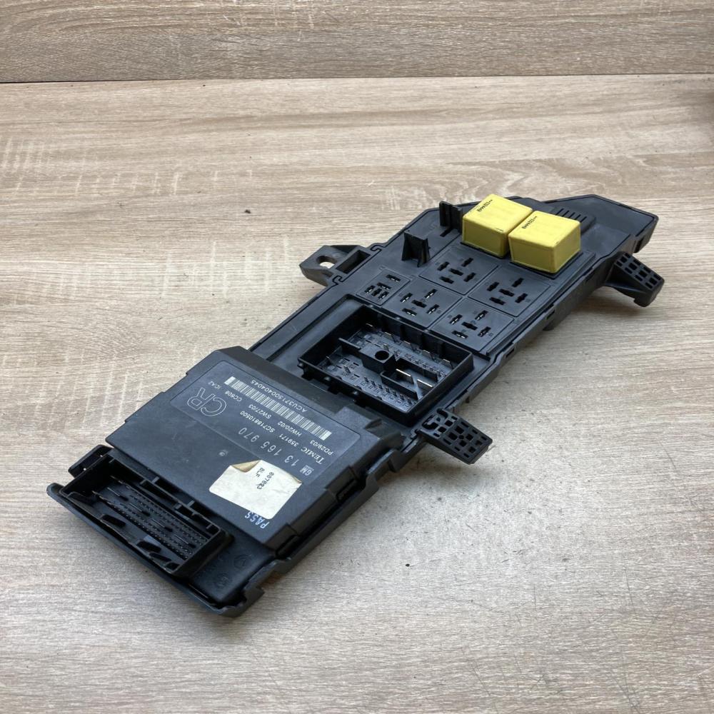 13165970 24443147  Fuse module Opel Vectra C