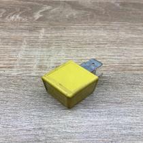 90226846   Other relay Opel Signum