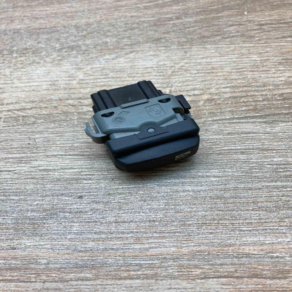 2808202   Electric window control switch Renault Espace IV