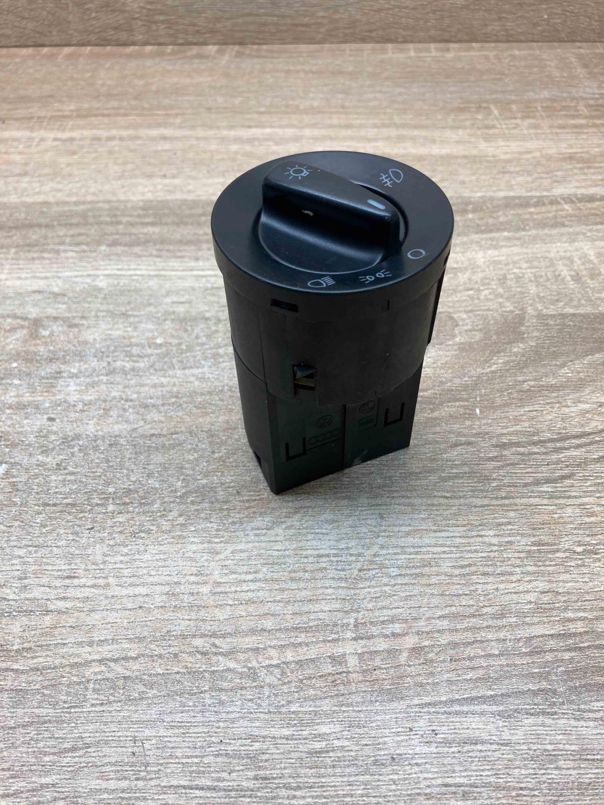 1C0941531   Light switch Volkswagen PASSAT B5