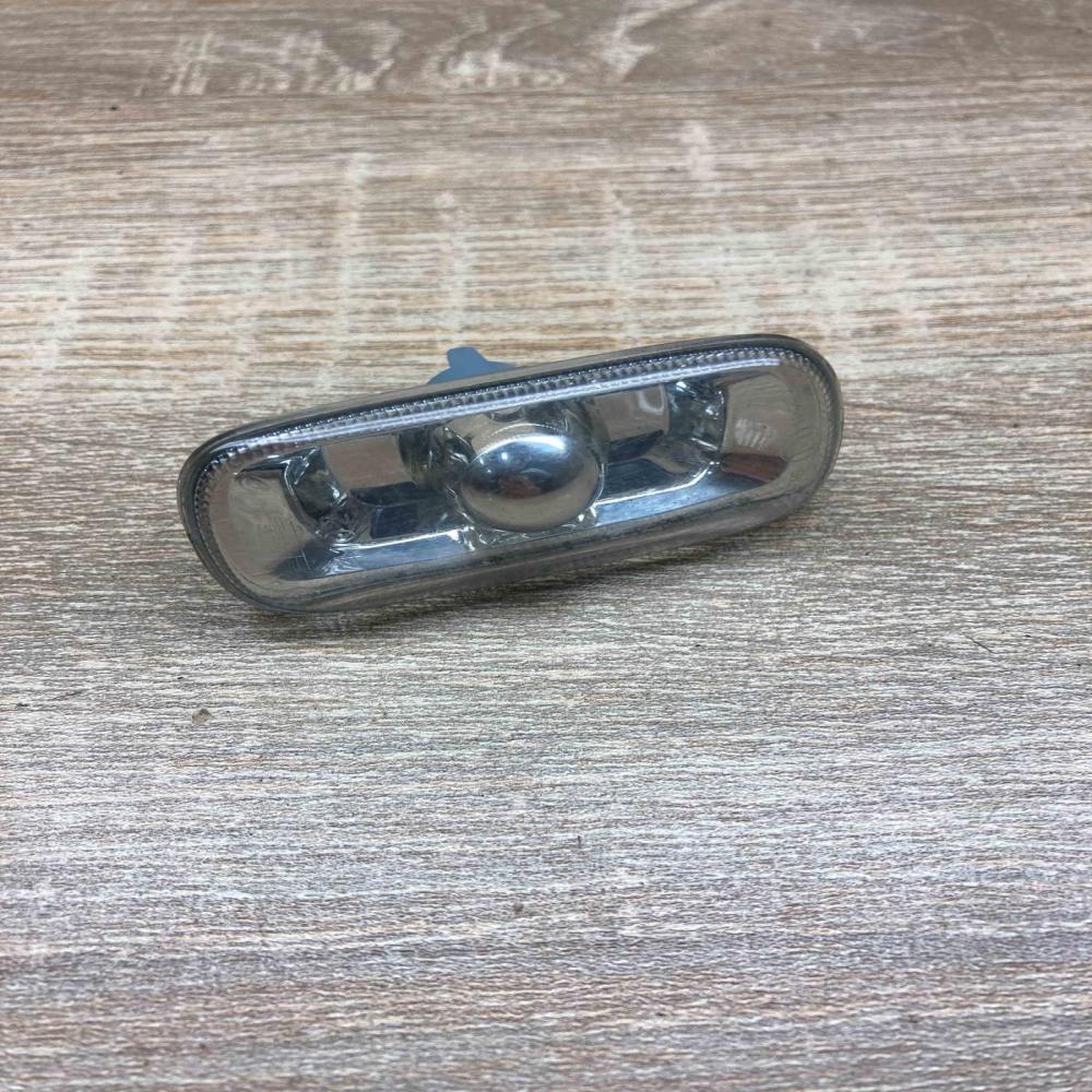 8E0949127   Front fender indicator light Audi A6 S6 C5 4B