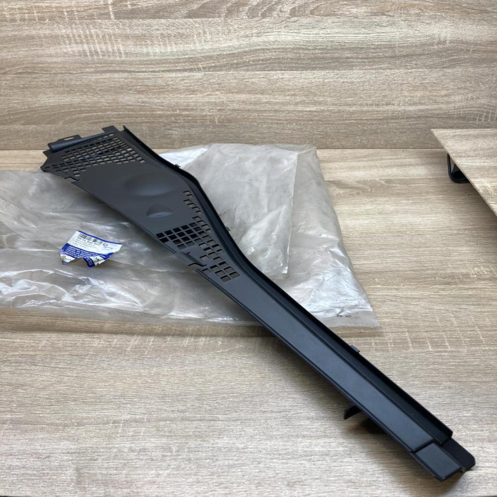 8200294315   Wiper trim Renault Logan I