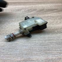 3B0810773D   Fuel tank cap lock motor Volkswagen Golf V