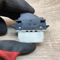 700417484E   Electric window control switch Renault Laguna I