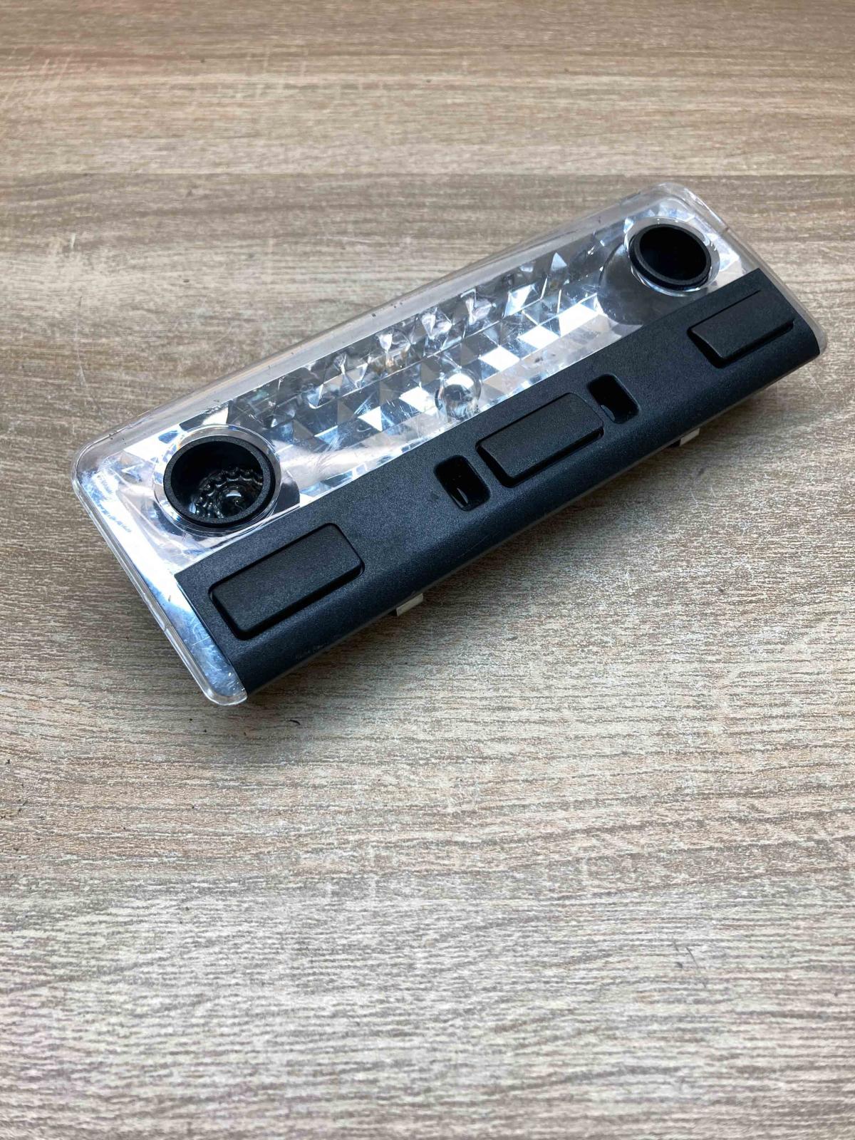 6962046   Front seat light BMW X3 E83