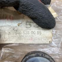 A9405280085   Muffler mount bracket/holder Mercedes-Benz Sprinter W906