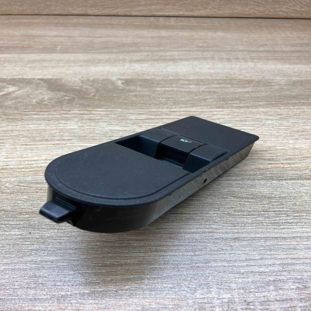 13228709   Electric window control switch Opel Astra H