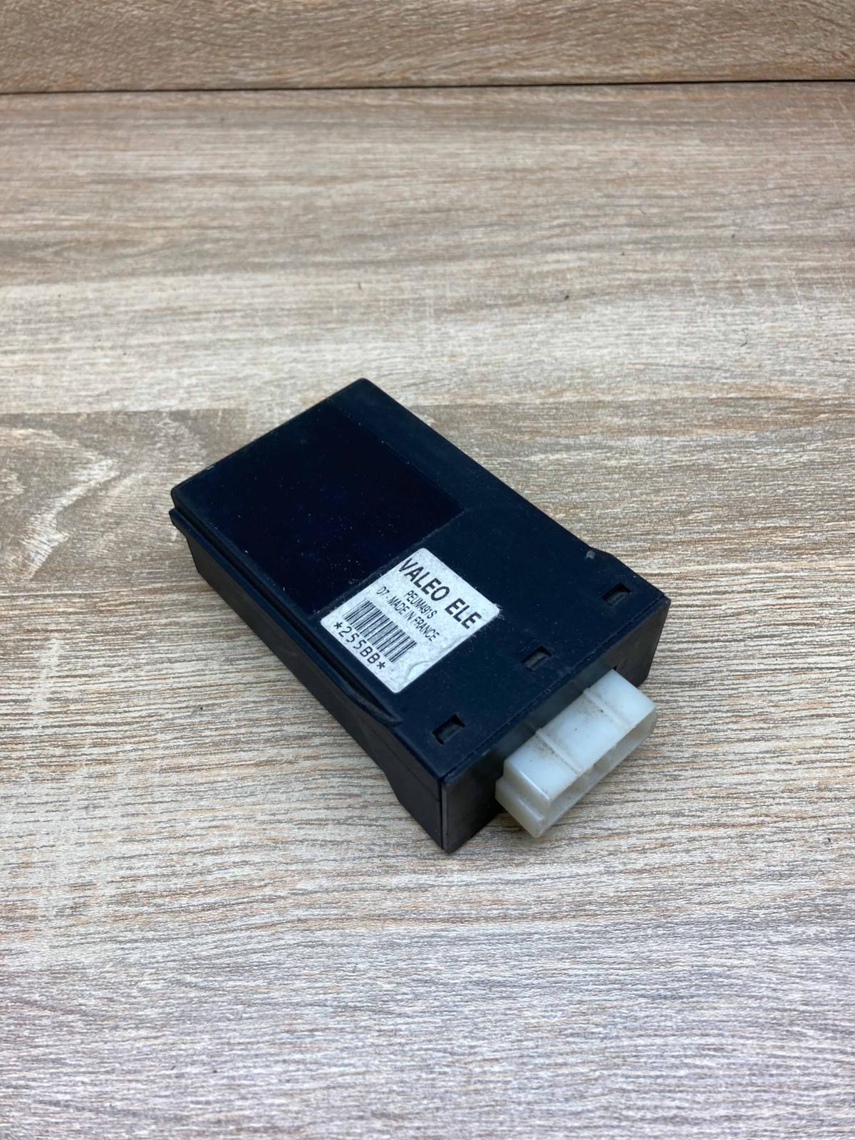 PEUM491S   Comfort/convenience module Peugeot 406