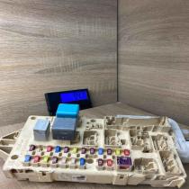 89221 0F010   Fuse module Toyota Corolla Verso E121