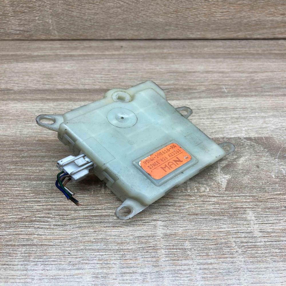 95NW 19E616 RA  With Plug Air flap motor/actuator Volvo V70