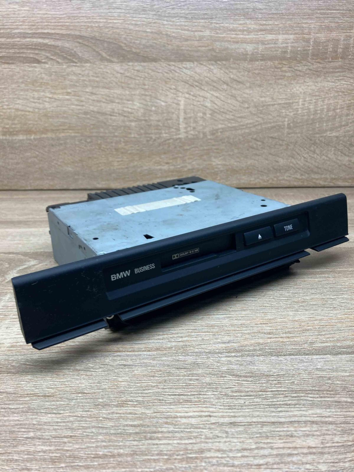 8377006   Radio/CD/DVD/GPS head unit BMW X5 E53