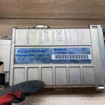 893907383 0285007040  Engine control unit/module ECU Volkswagen Golf II