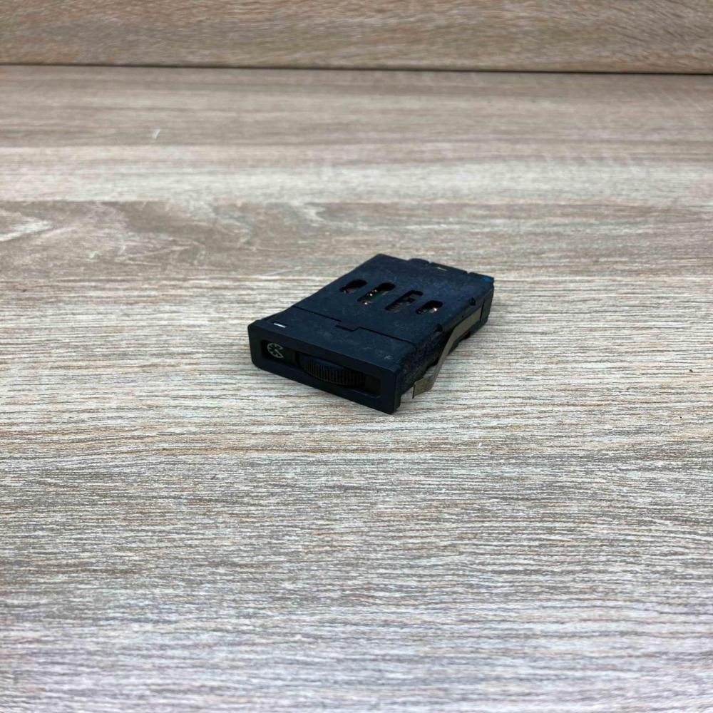 1384031 5991230  Panel lighting control switch BMW 5 E34