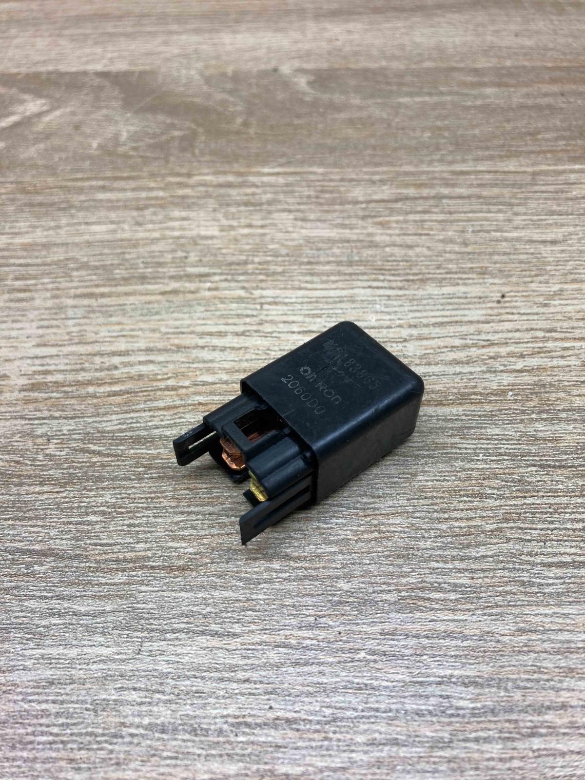 MB183865 2060D0  Other relay Mitsubishi Pajero