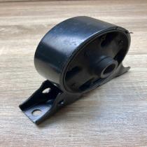 MR589154   Engine mount bracket Mitsubishi Galant IX