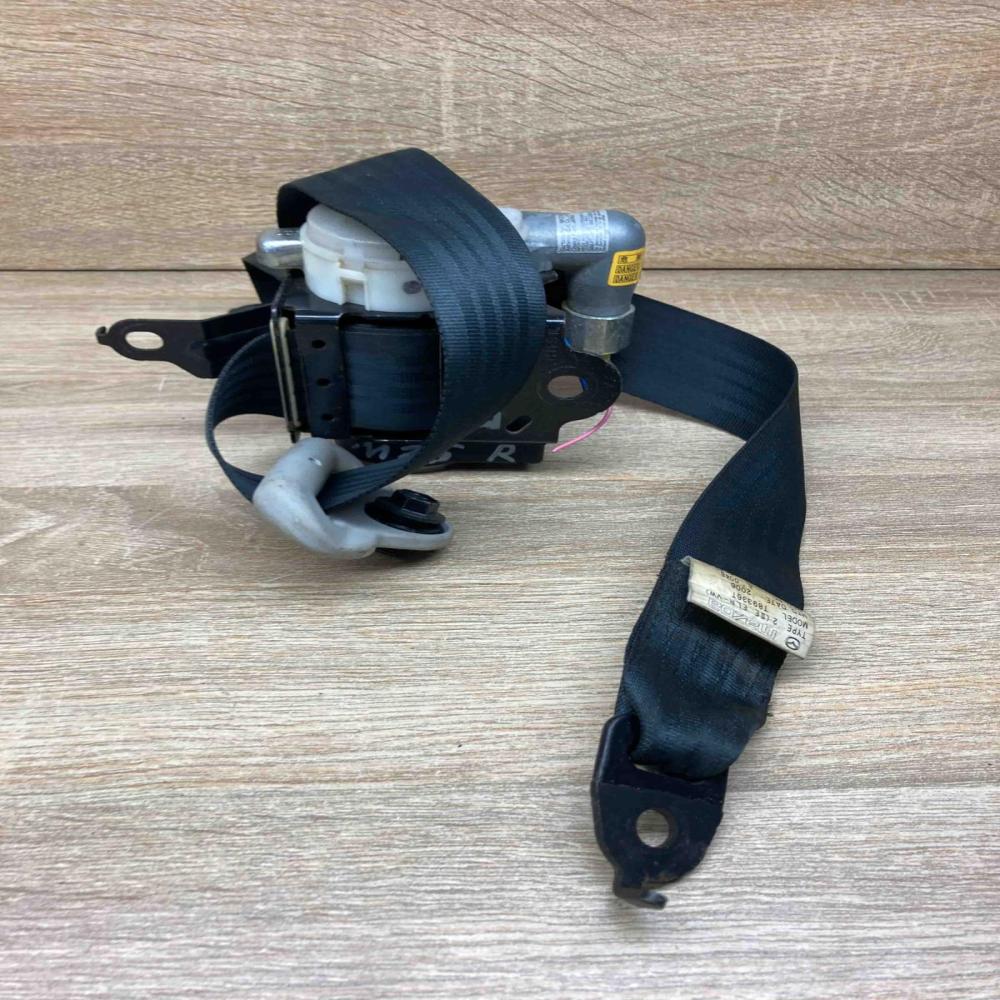 T89336T BGA550027  Front seatbelt Mazda 5