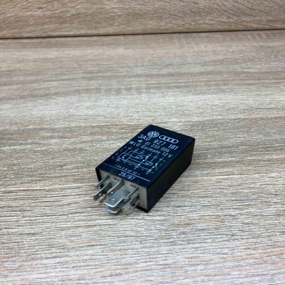 3A0927181 61233005  Other relay Volkswagen PASSAT B3
