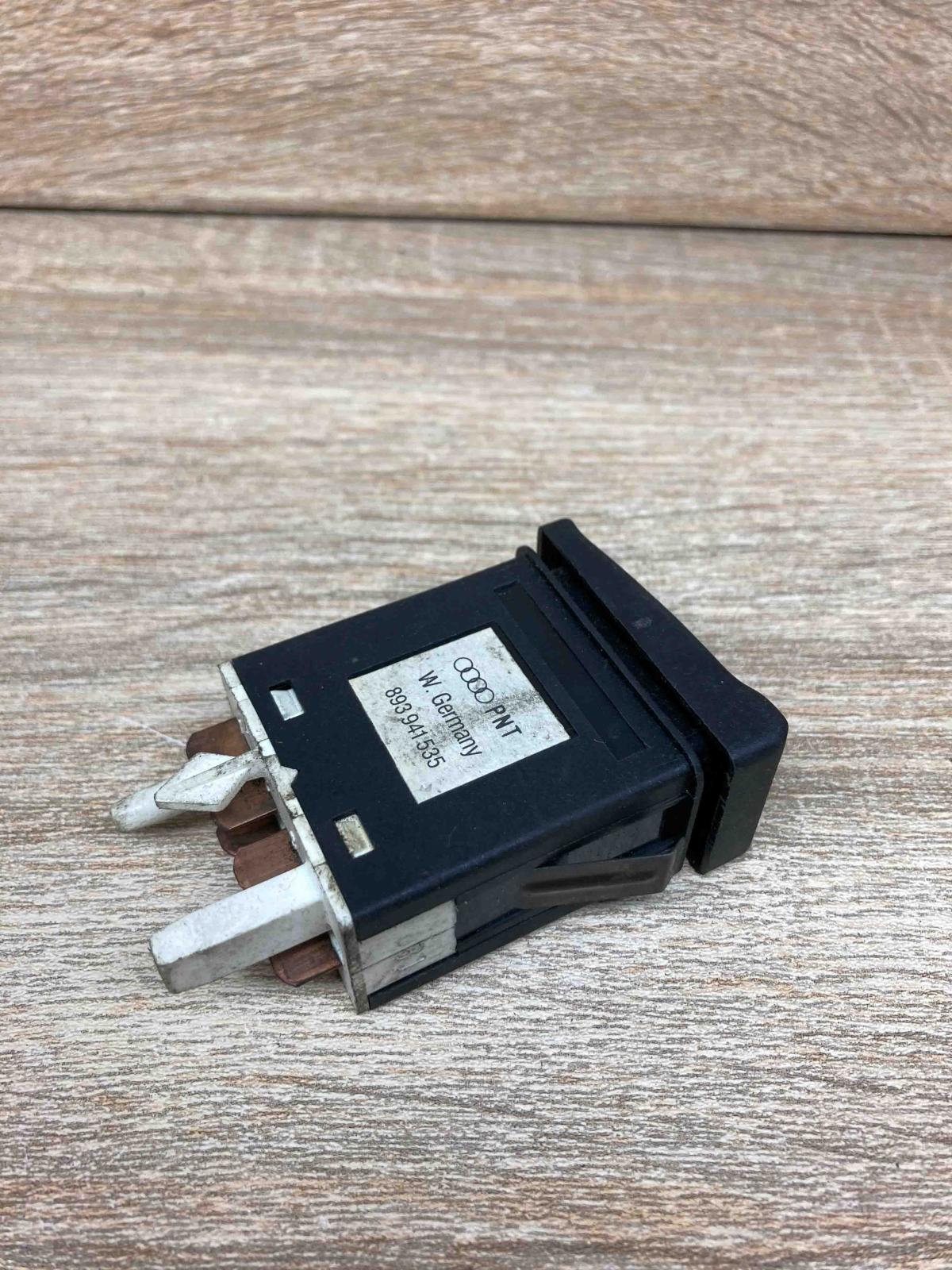 893941535   Fog light switch Audi 80 90 S2 B4