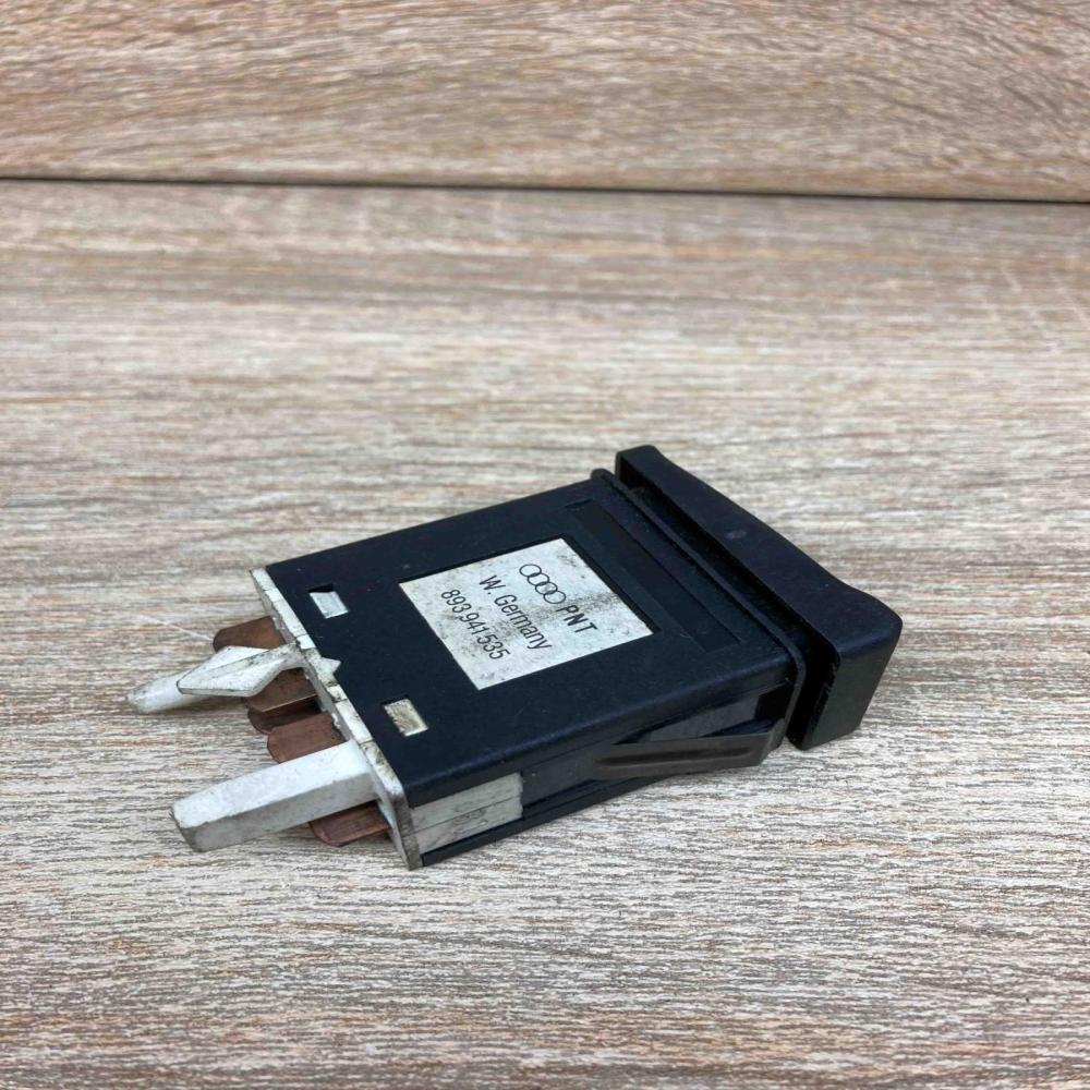 893941535   Fog light switch Audi 80 90 S2 B4