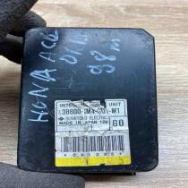 38600 SM4 G01 M1   Fuse module Honda Accord