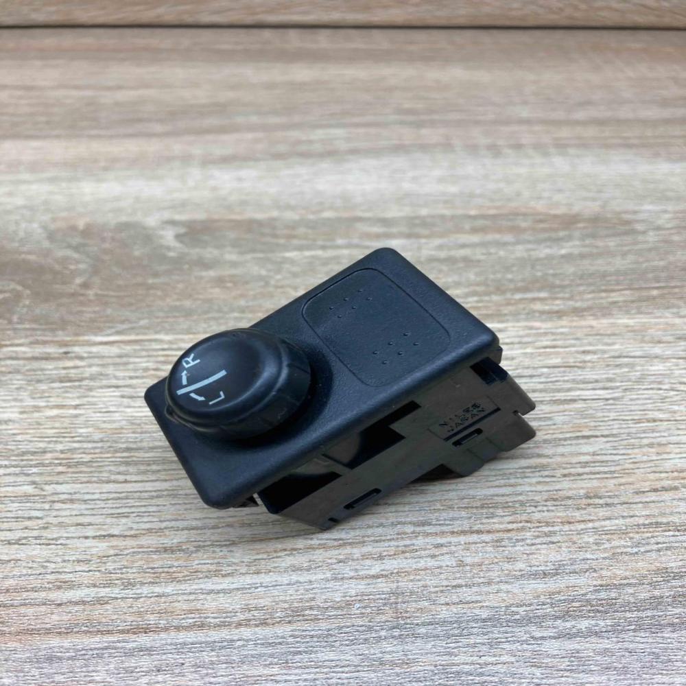 Nissan Niles Japan Mirror Switch   Wing mirror switch Nissan Almera N16