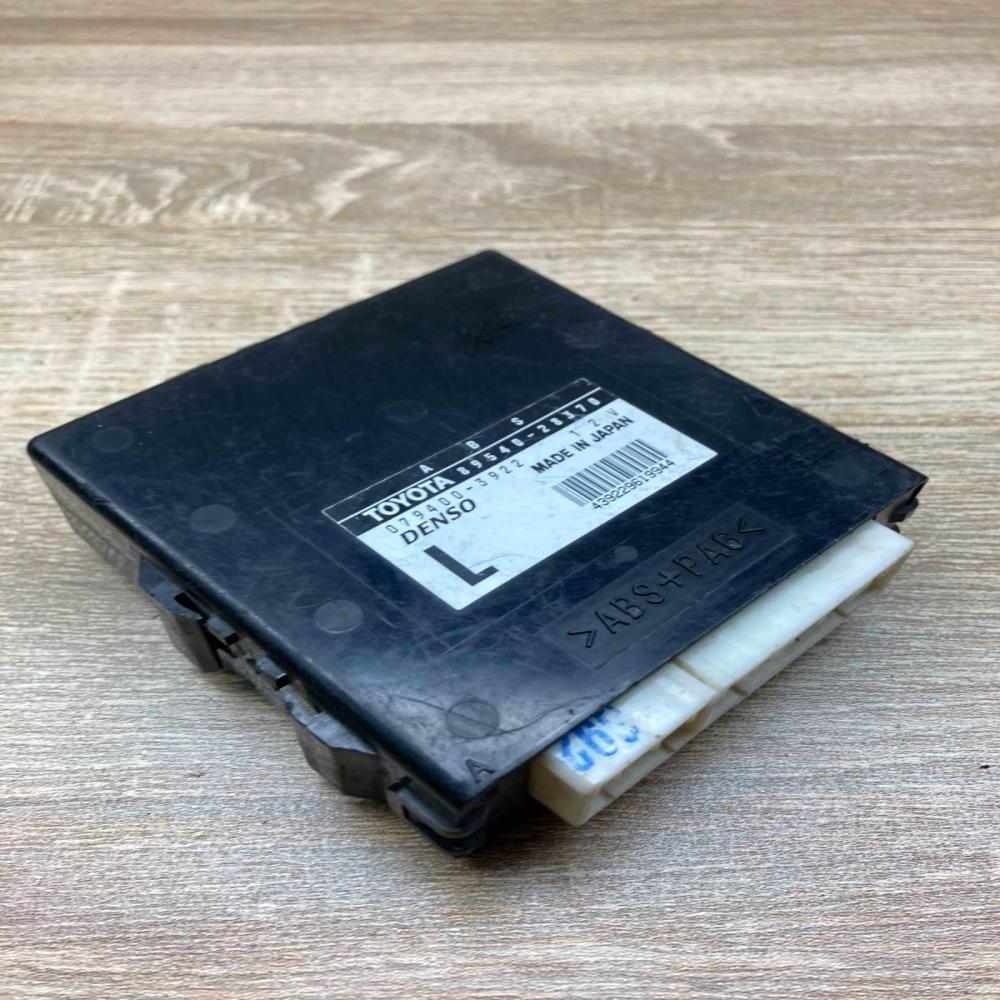 89540 28370 079400 3922  ABS control unit/module Lexus IS 200-300