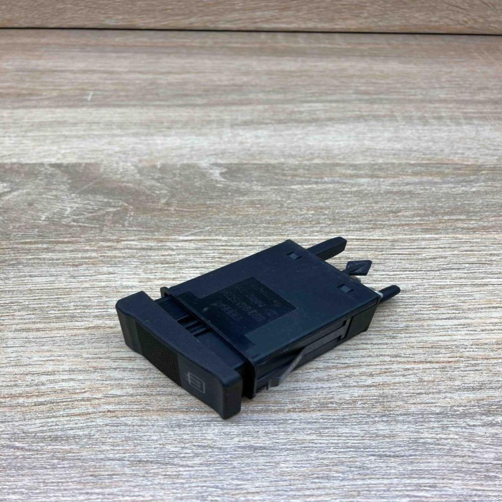 893941503   Windscreen/window heater switch Audi 80 90 S2 B4