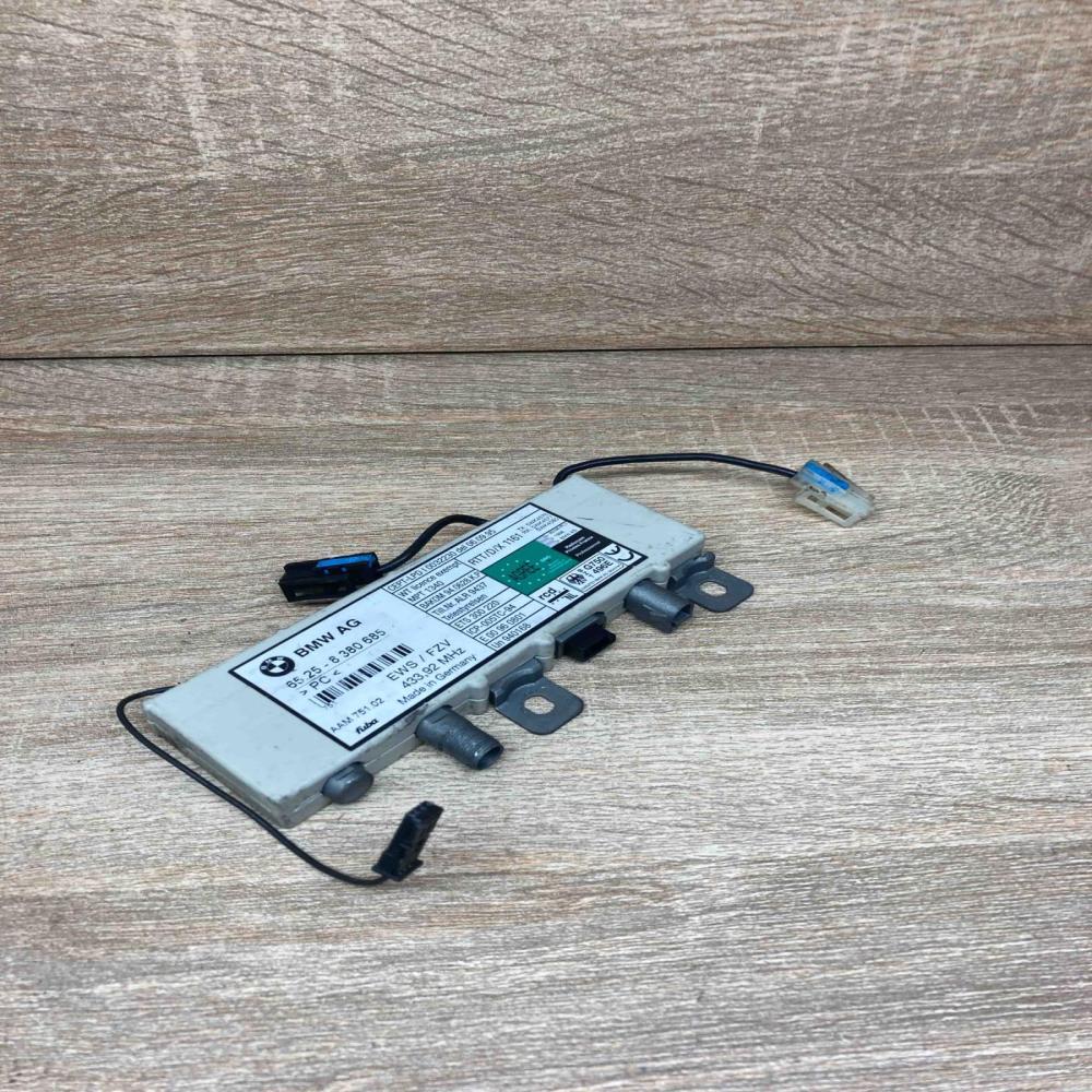 8380685   Aerial antenna amplifier BMW 5 E39