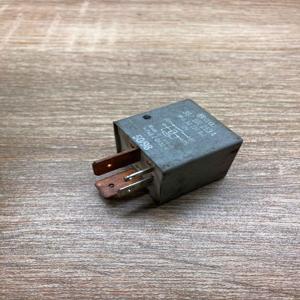 357911253A   Other relay Volkswagen Golf III