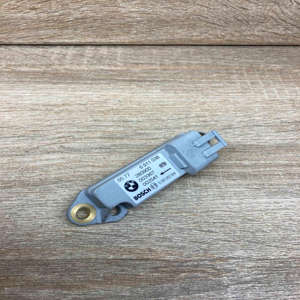 6911038 0285002064  Airbag deployment crash/impact sensor BMW 3 E46