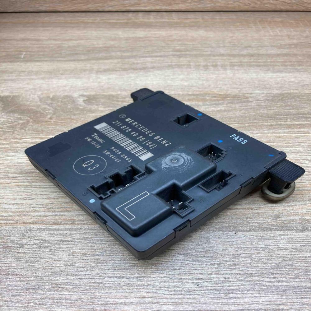 2118704026  LH Door control unit/module Mercedes-Benz E W211