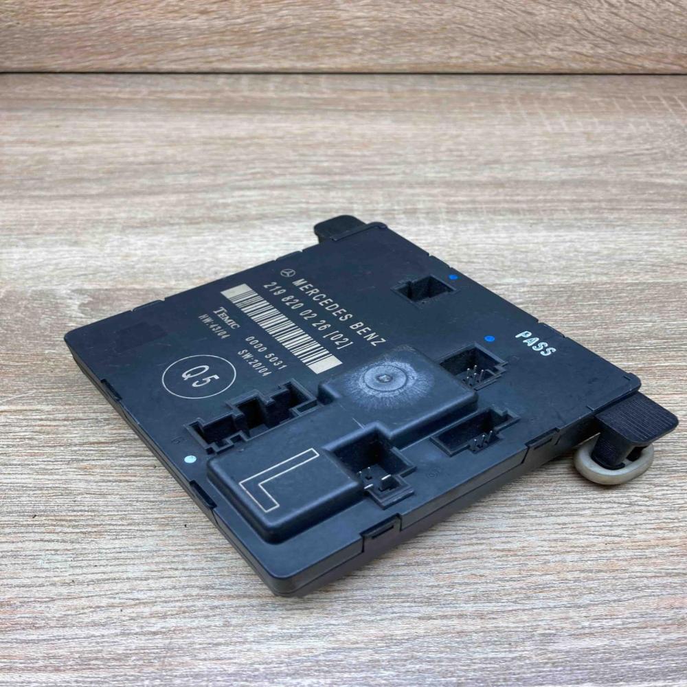 2198200226  LH Door control unit/module Mercedes-Benz CLS C219