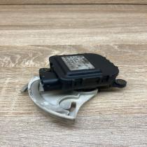 8D1820511E 0132801115  Air flap motor/actuator Audi A6 S6 C5 4B