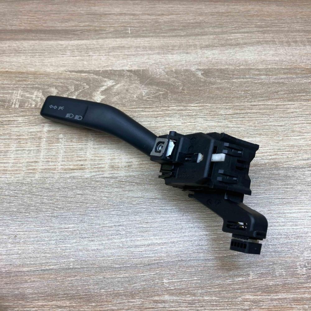 1K0953513   Indicator stalk Audi A3 S3 8P
