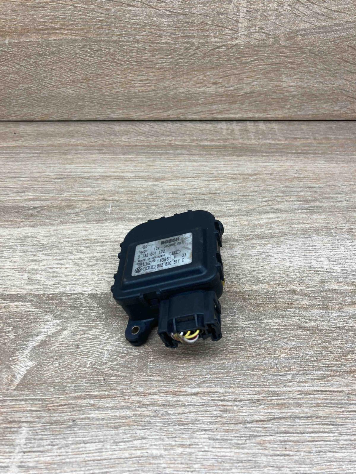 8D2820511C 0132801122 With Plug Air flap motor/actuator Volkswagen Golf IV