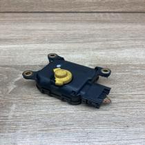 8D2820511C 0132801122 With Plug Air flap motor/actuator Volkswagen Golf IV