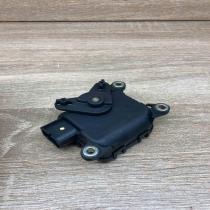 8D1820511B 0132801116  Air flap motor/actuator Volkswagen PASSAT B5