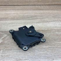 8D1820511B 0132801116  Air flap motor/actuator Volkswagen PASSAT B5