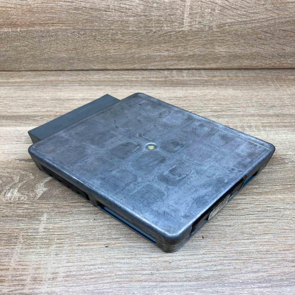 96FB 12A650 FD  SHED Engine control unit/module ECU Ford Fiesta
