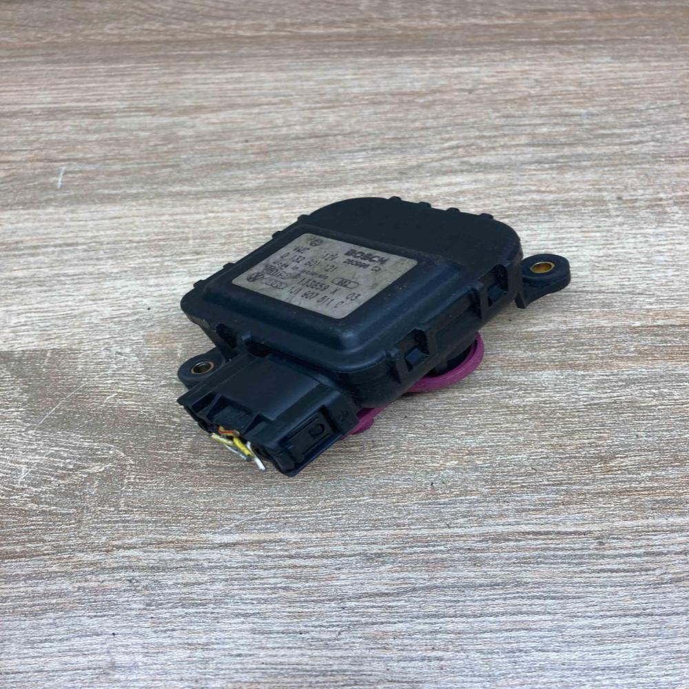 1J1907511C 013280121 With Plug Air flap motor/actuator Volkswagen Golf IV