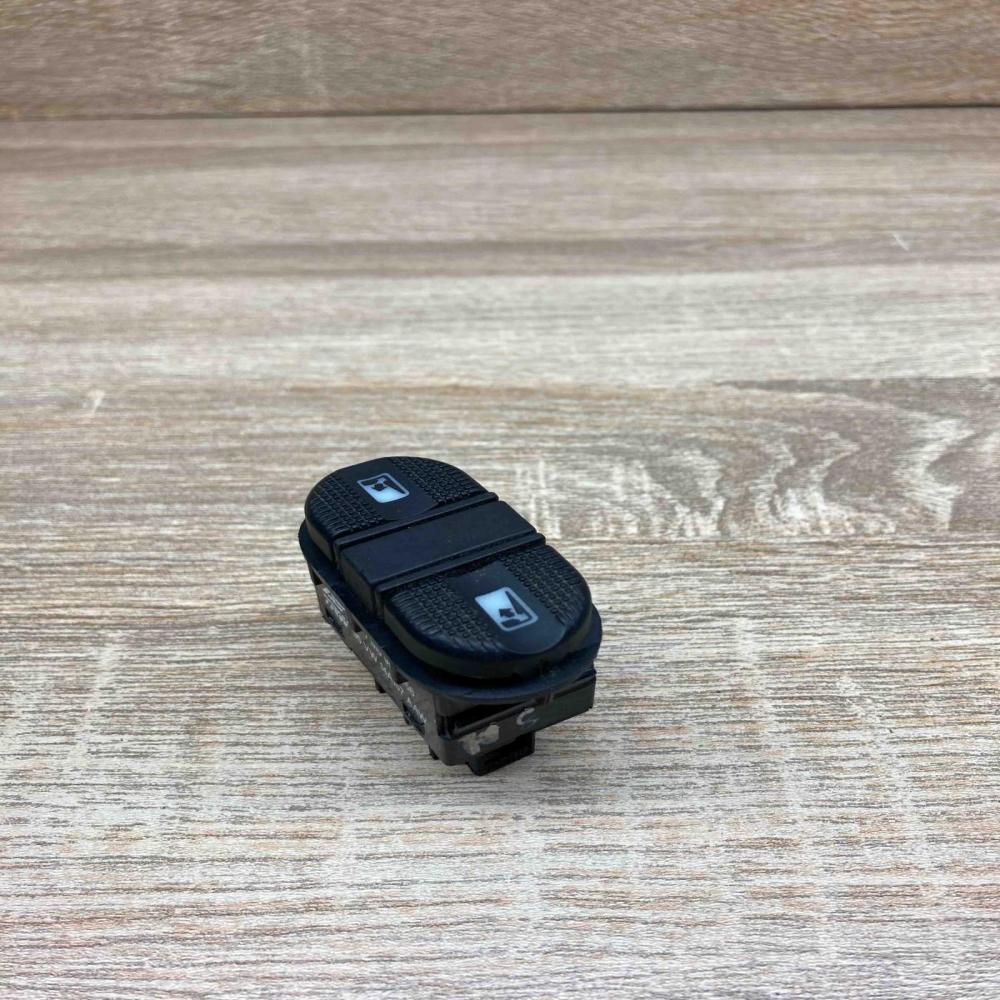 7M0959856 95VW14A157AAW  Electric window control switch Volkswagen Sharan