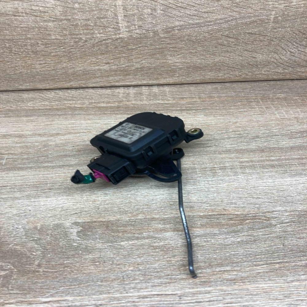0132801129 116880 0580 With Plug Air flap motor/actuator Audi A6 S6 C5 4B